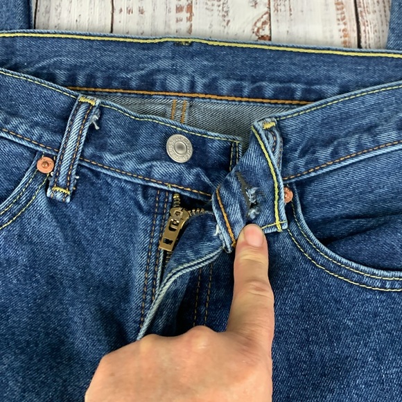 Levis "505" boot cut blue jeans sz 35 x 30 - Picture 2 of 15